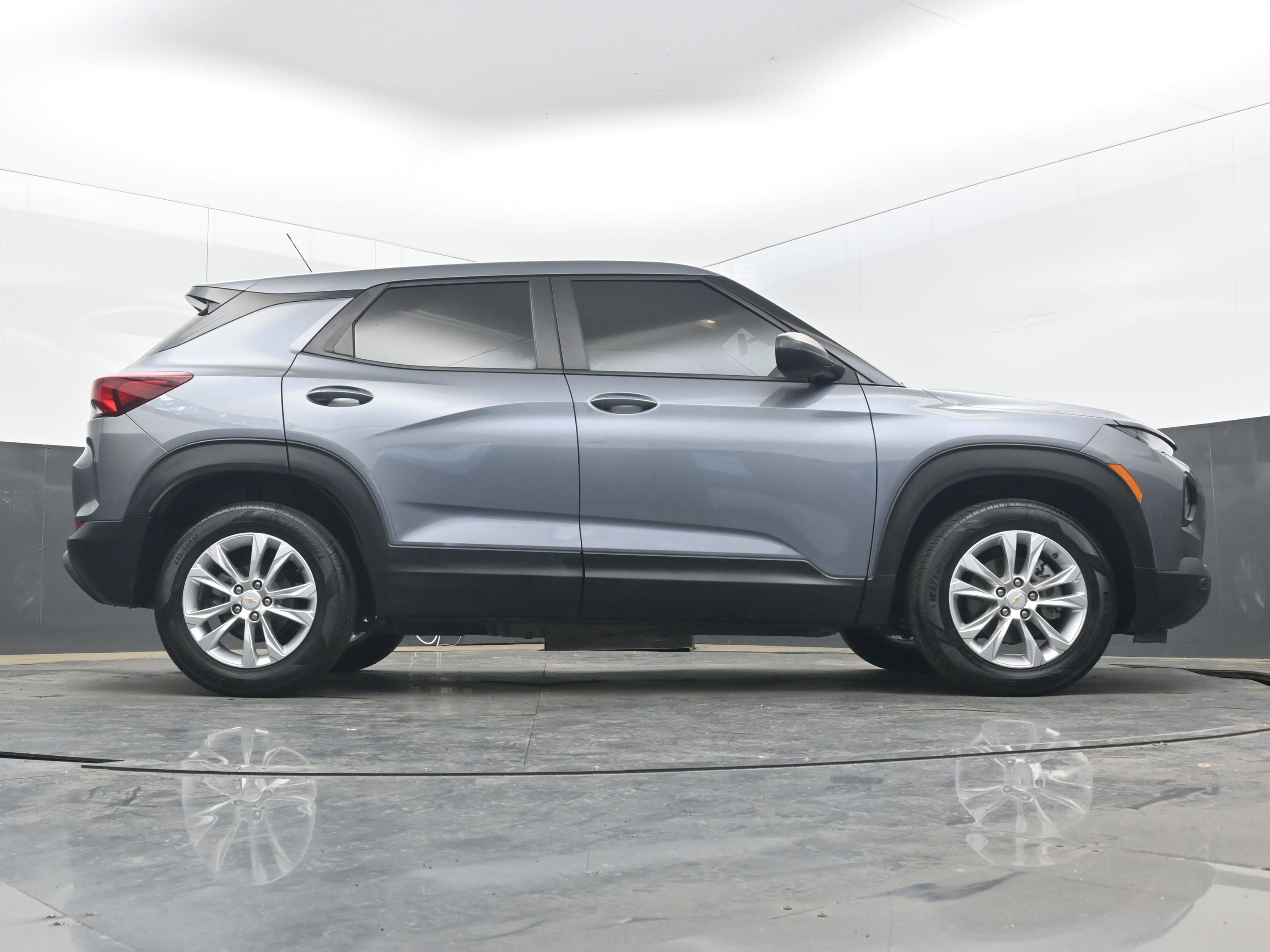 Used 2022 Chevrolet TrailBlazer LS image 30