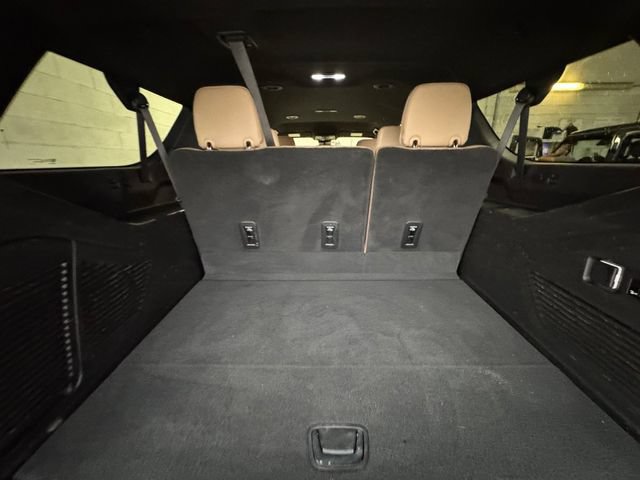 Used 2023 Chevrolet Suburban Premier AWD/4WD image 31