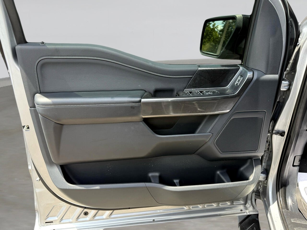 Used 2022 Ford F150 XLT w/ Equipment Group 301A Mid image 13