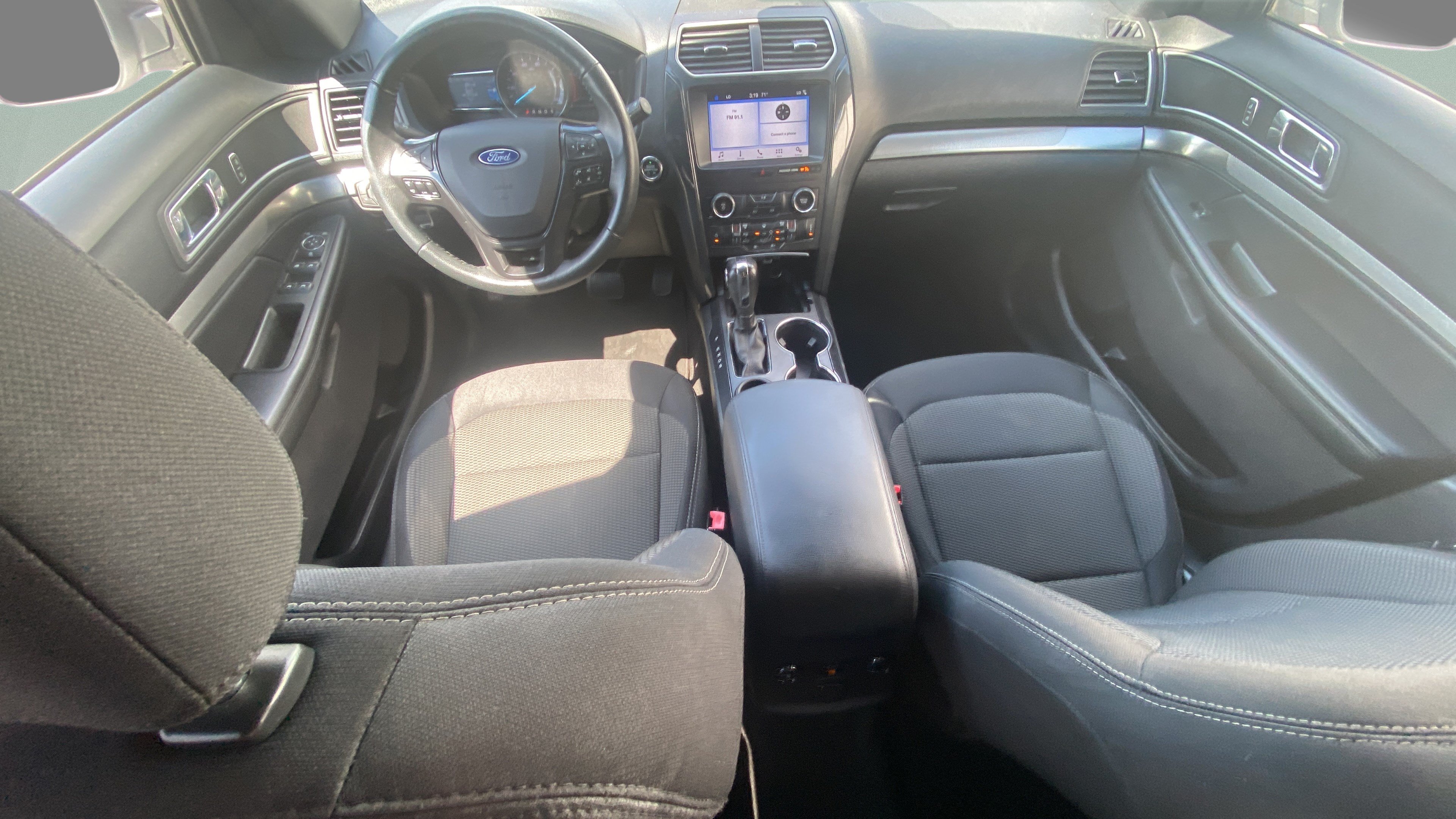 Used 2019 Ford Explorer XLT w/ Equipment Group 201A FWD image 15