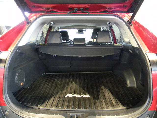 Used 2020 Toyota RAV4 XLE Premium AWD/4WD image 19