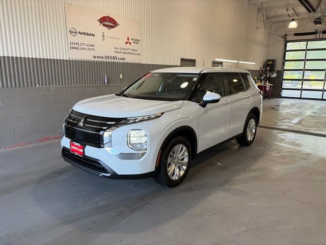 New 2026 Mitsubishi Outlander ES AWD/4WD image 6