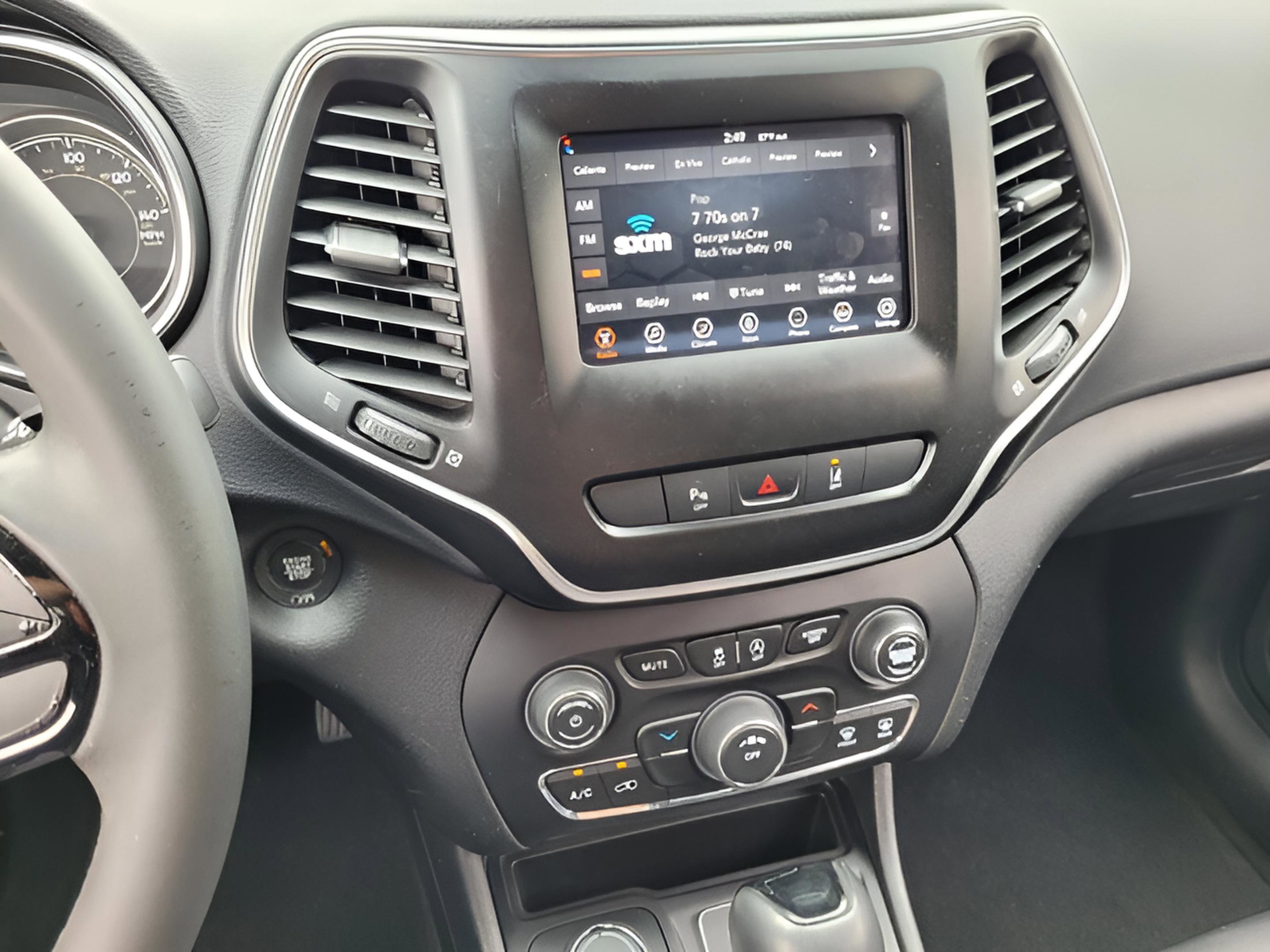 Used 2020 Jeep Cherokee Latitude Plus image 15