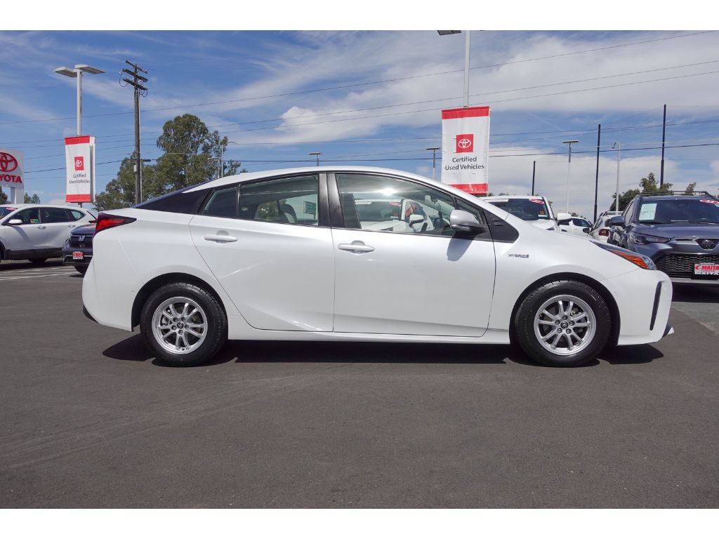 Used 2022 Toyota Prius LE FWD video 2