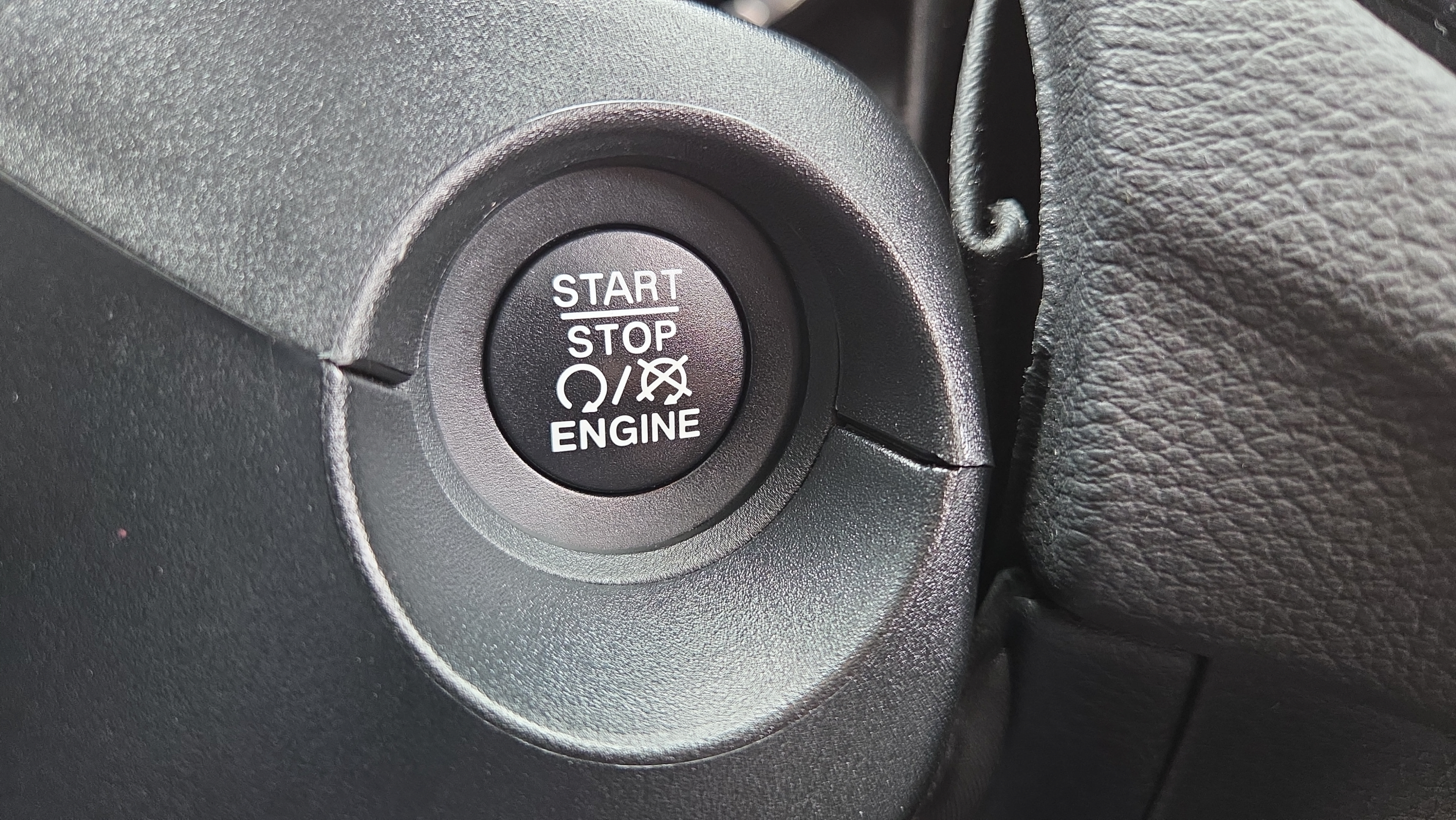 Used 2021 Jeep Compass Limited AWD/4WD image 35