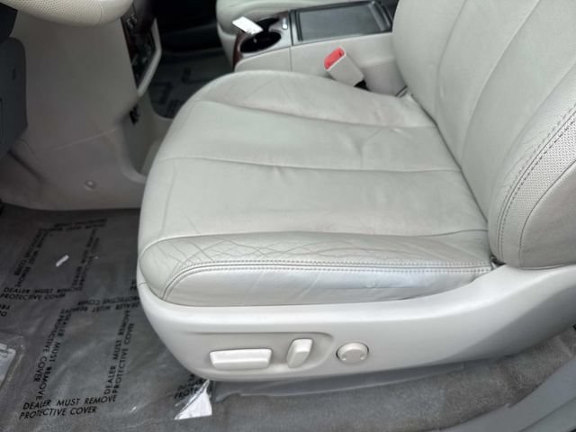 Used 2012 Toyota Sienna XLE w/ Entertainment Pkg AWD/4WD image 15