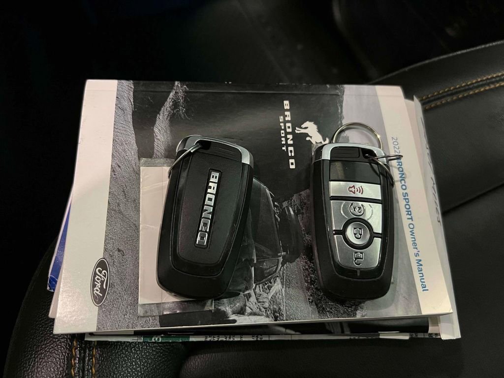 Used 2022 Ford Bronco Badlands image 30