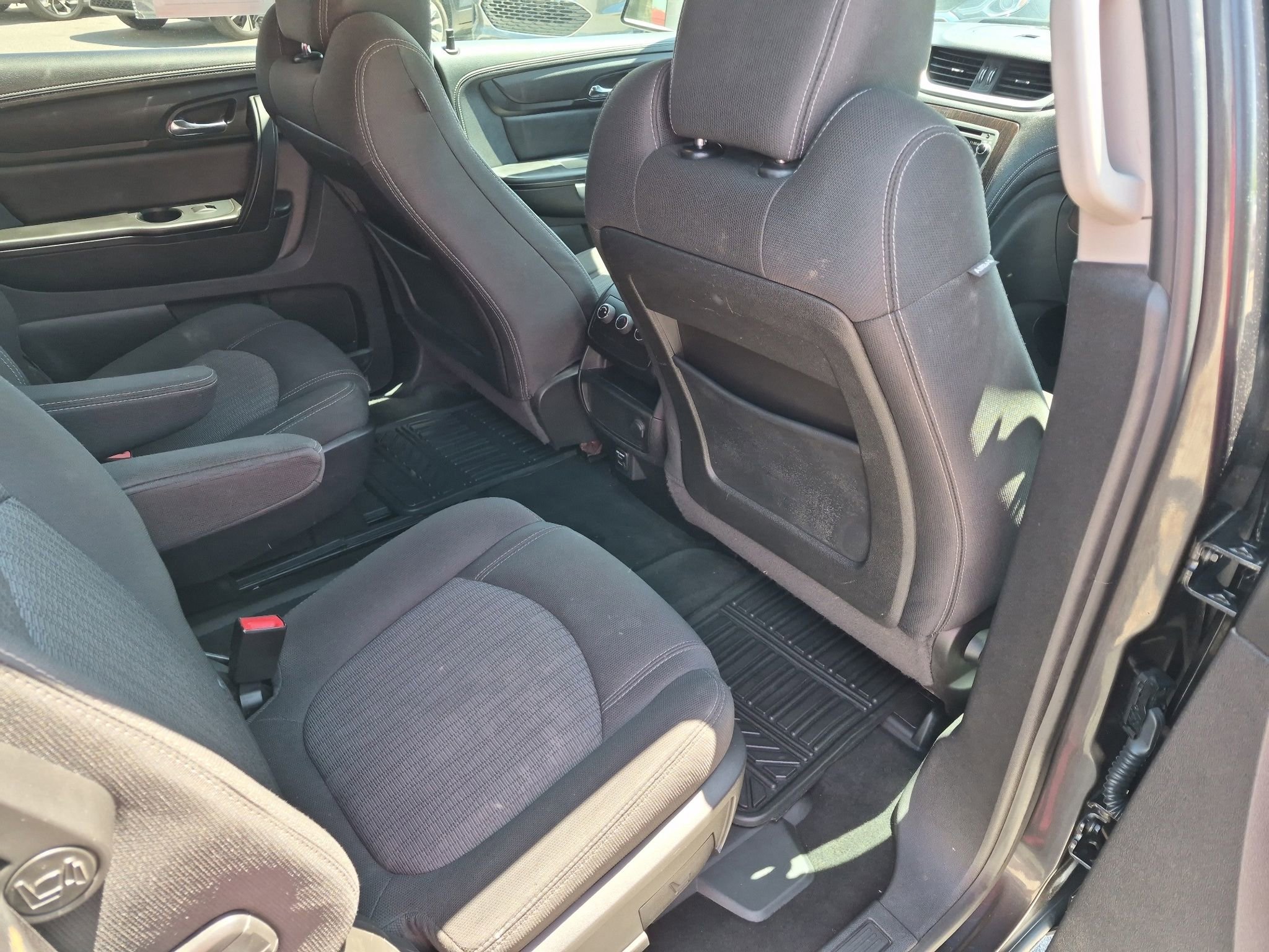 Used 2016 Chevrolet Traverse LT w/ Style and Technology Package FWD image 25