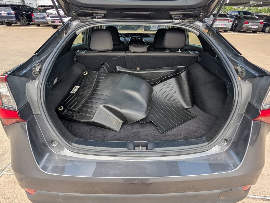Used 2021 Toyota Prius LE FWD image 19