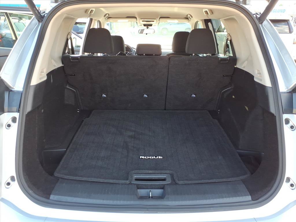 Used 2025 Nissan Rogue SV FWD image 14