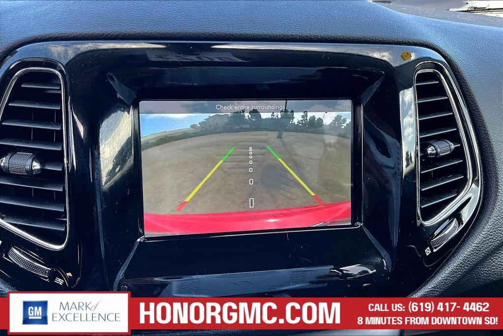 Used 2019 Jeep Compass Latitude FWD image 14