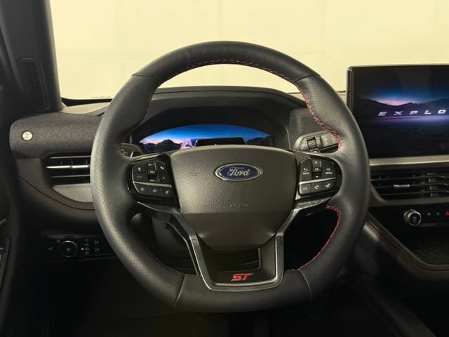 Used 2025 Ford Explorer ST AWD/4WD image 27