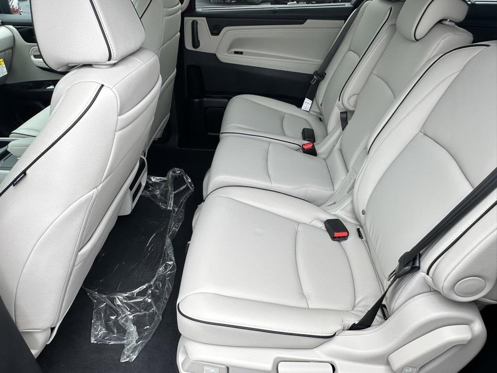 New 2026 Honda Odyssey Touring image 8