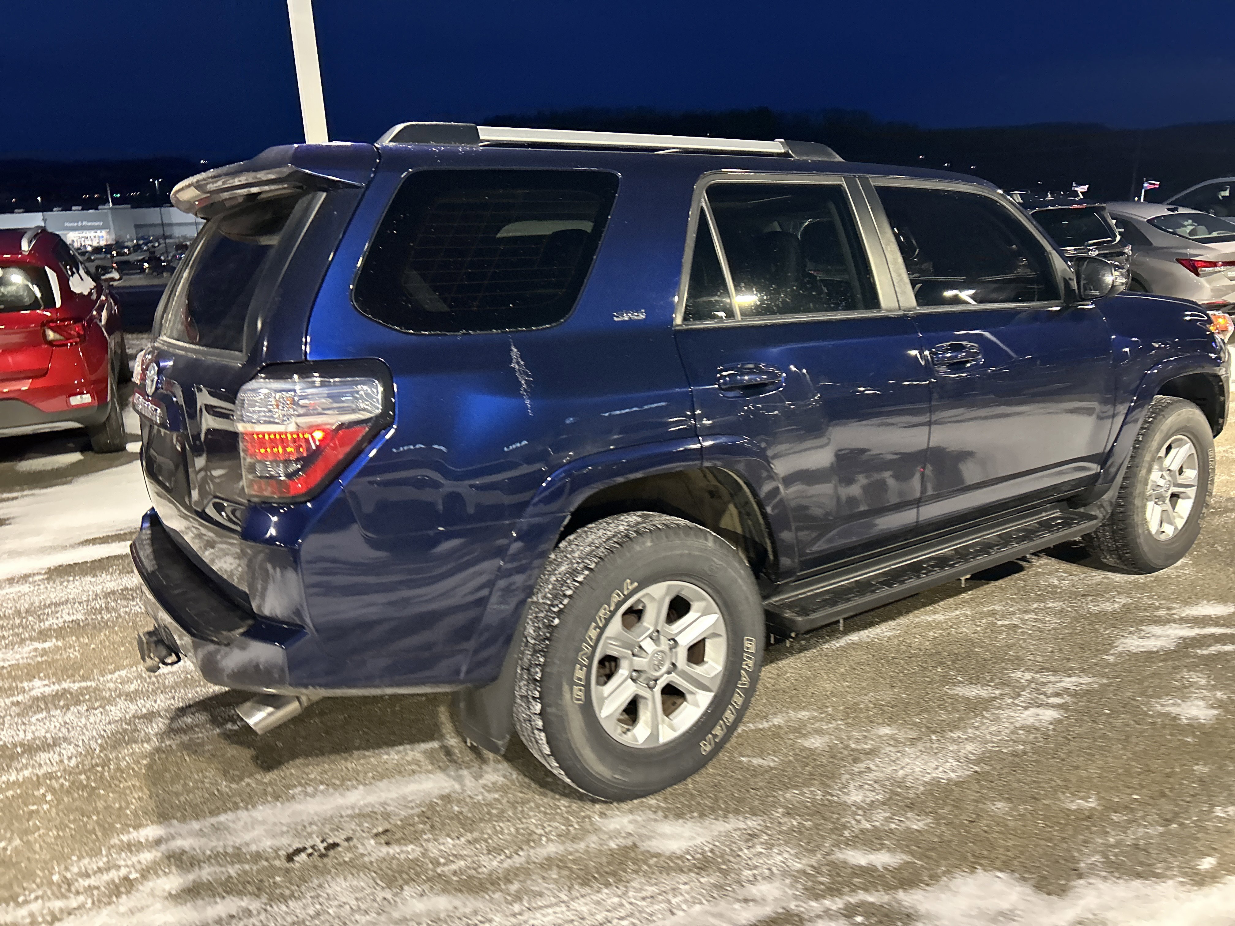 Used 2020 Toyota 4Runner SR5 Premium image 9