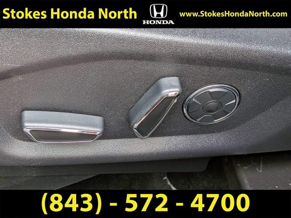 Used 2017 Ford Explorer Limited w/ Equipment Group 301A FWD image 23