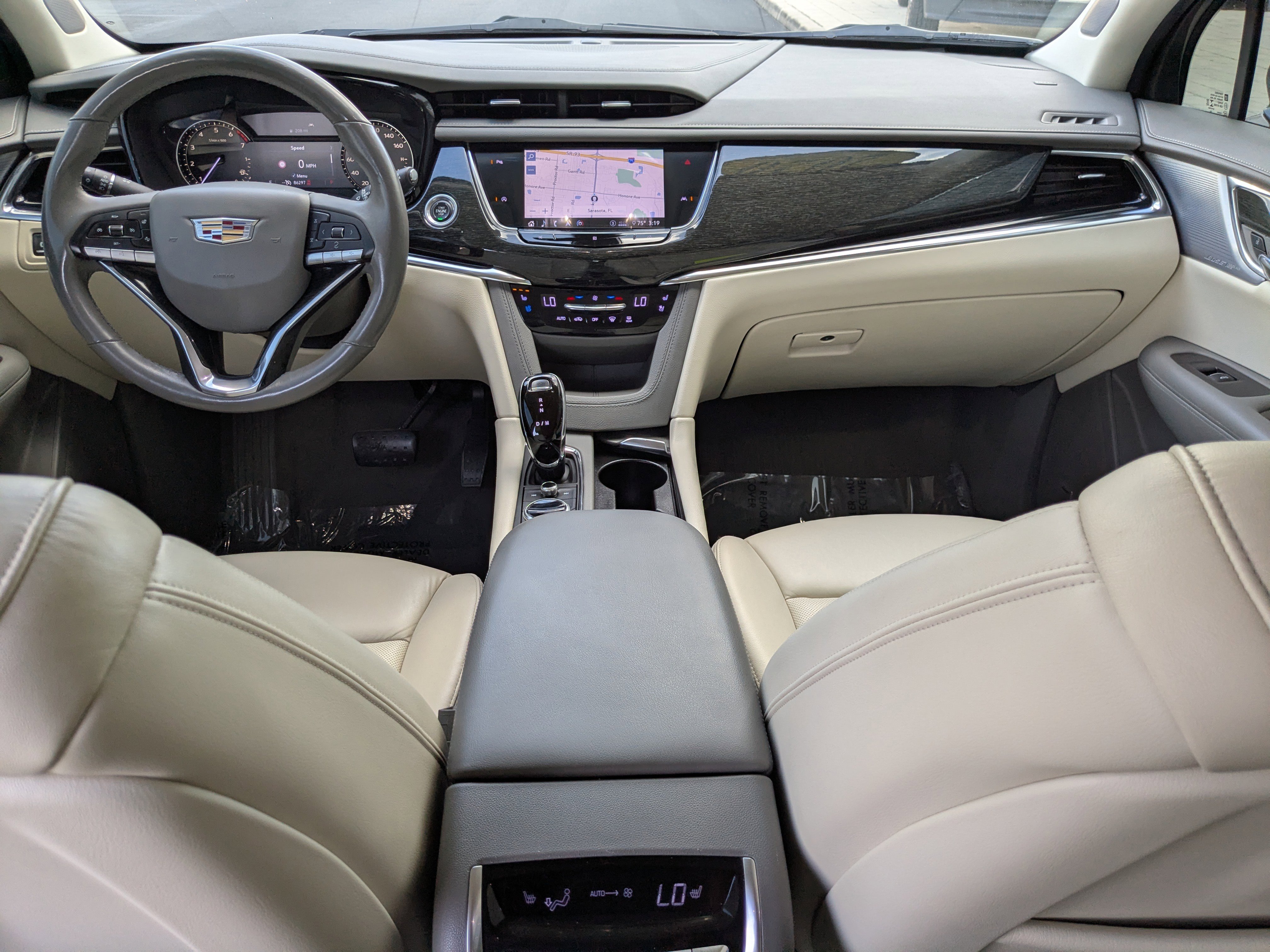 Used 2020 Cadillac XT6 Premium Luxury image 12