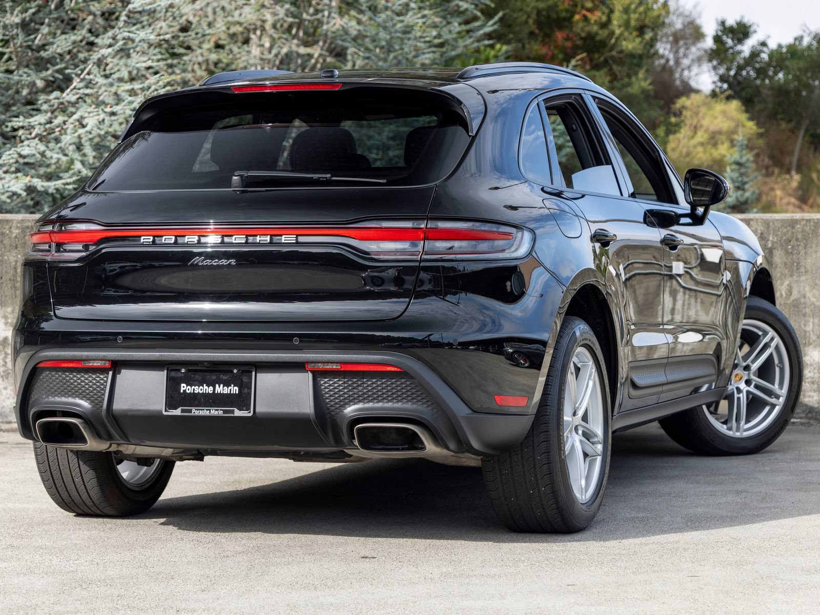 Certified 2023 Porsche Macan AWD/4WD image 11