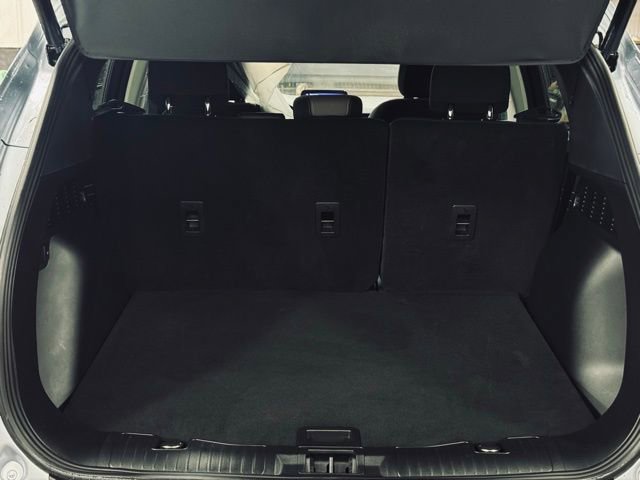 Used 2022 Ford Escape SE w/ SE Sport Appearance Package image 10
