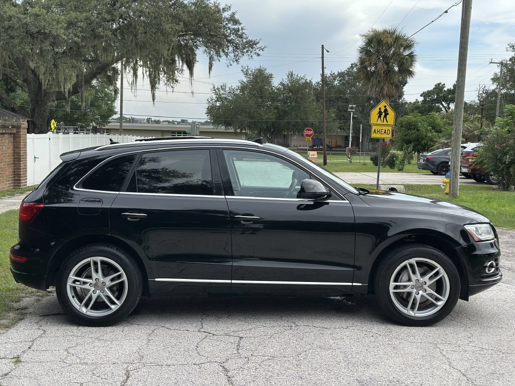 Used 2017 Audi Q5 2.0T Premium Plus w/ Technology Package AWD/4WD image 6