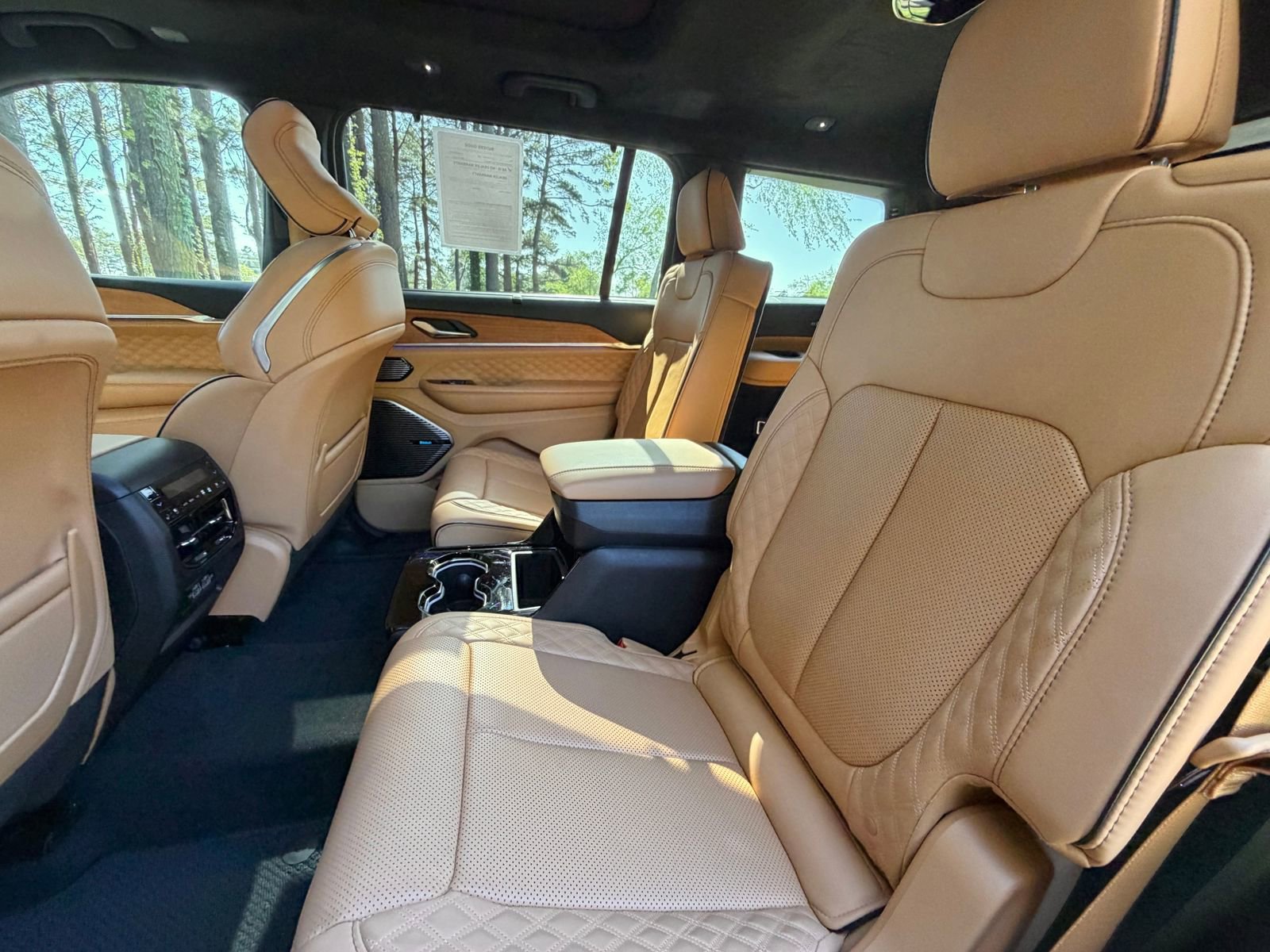 Used 2024 Jeep Grand Cherokee L Summit image 14
