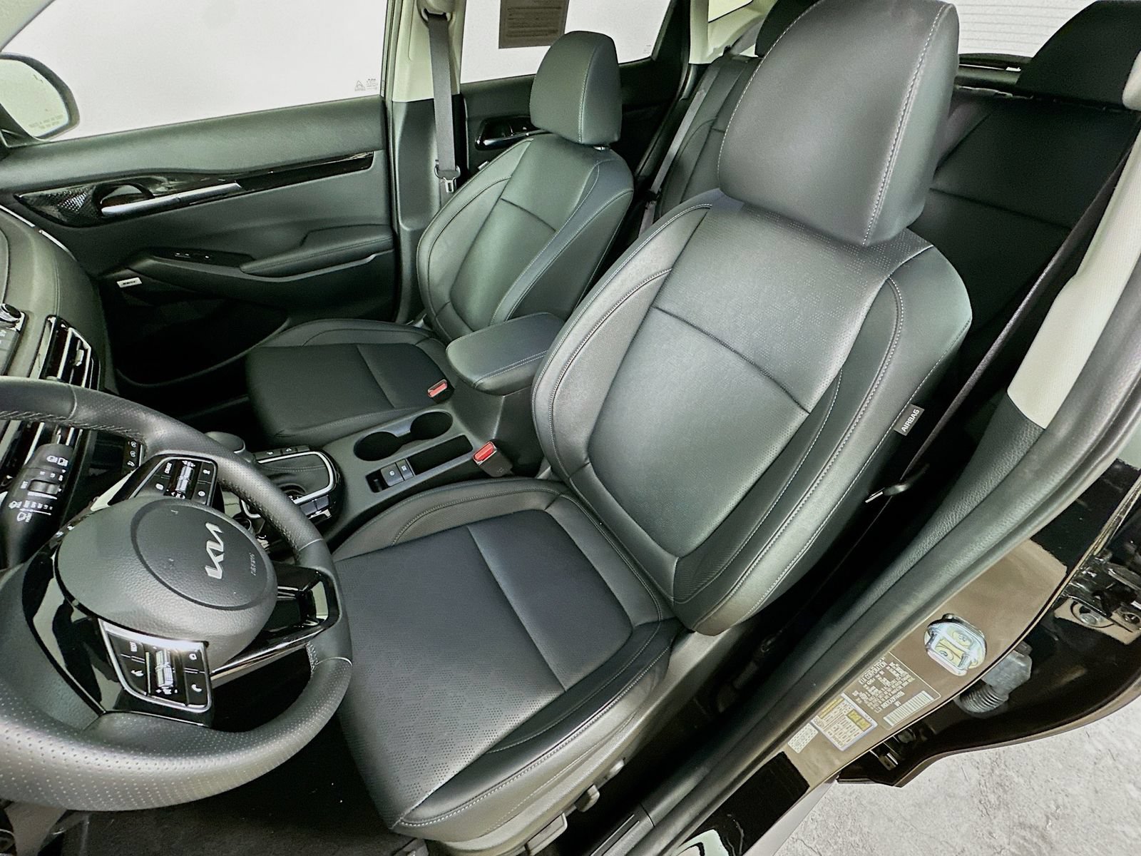 Used 2023 Kia Seltos SX w/ SX Sunroof Package AWD/4WD image 35