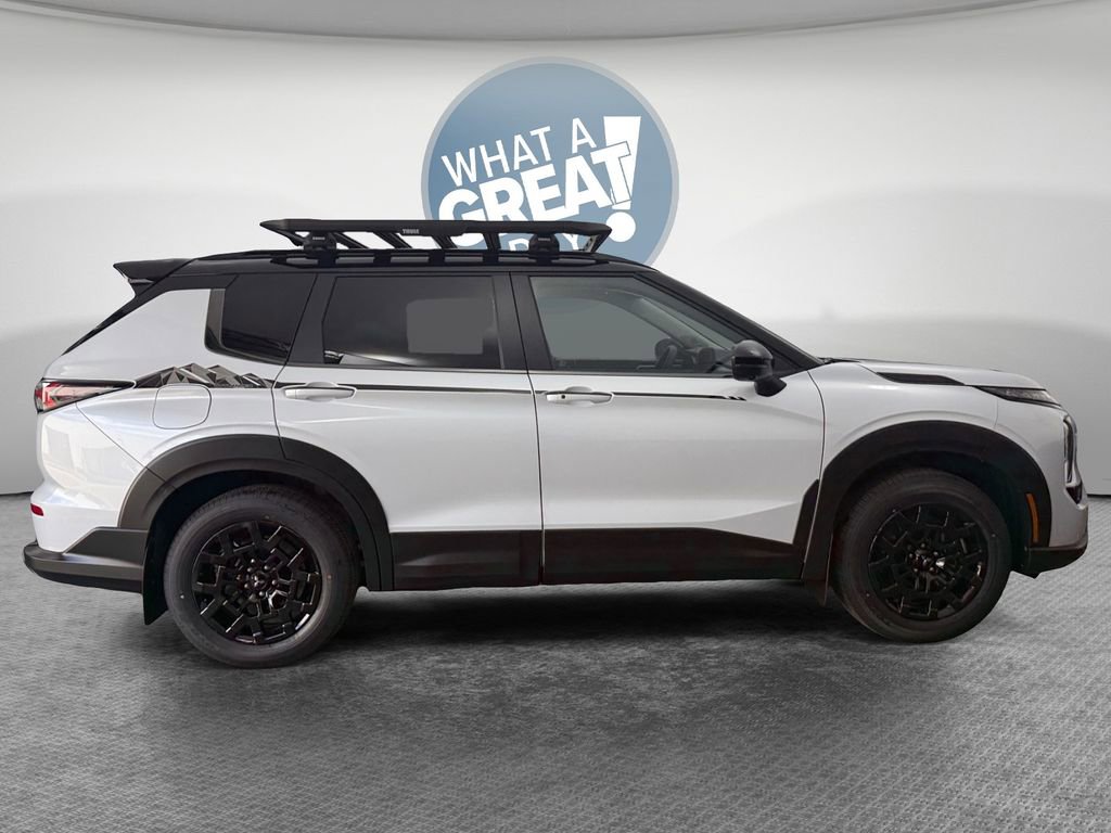 New 2026 Mitsubishi Outlander AWD image 2