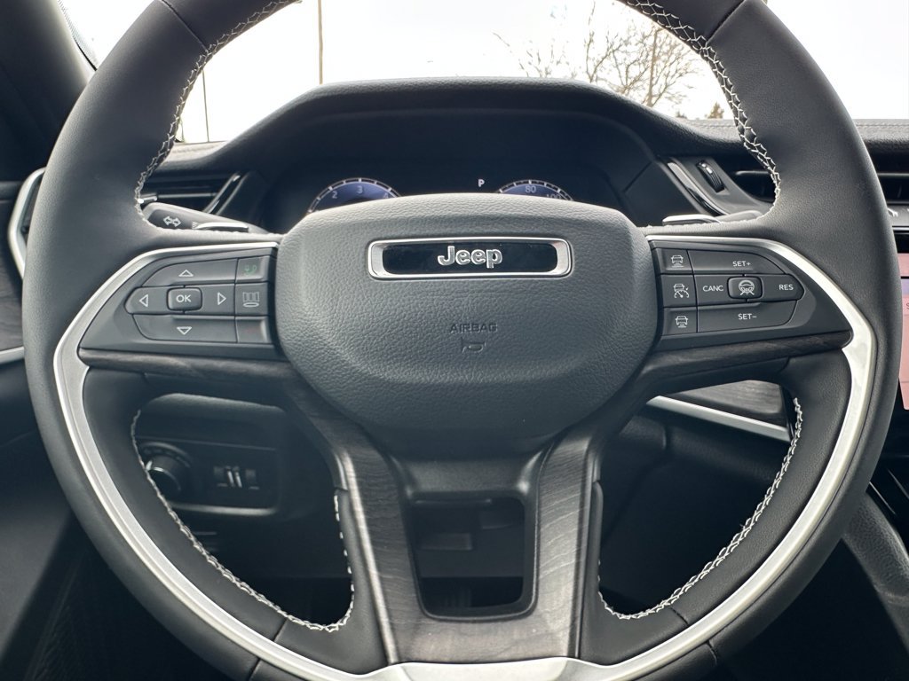 New 2026 Jeep Grand Cherokee Altitude AWD/4WD image 32