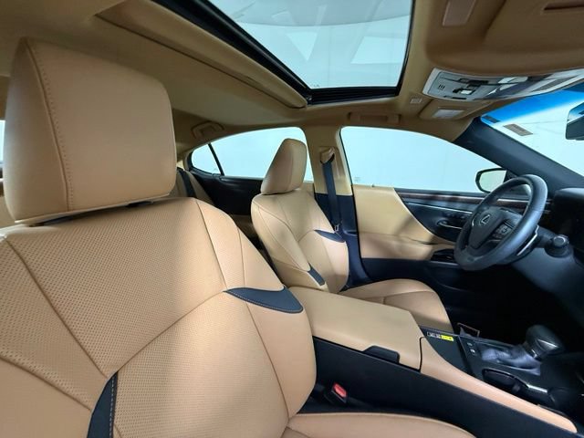 Certified 2024 Lexus ES 300h w/ Premium Package FWD image 32