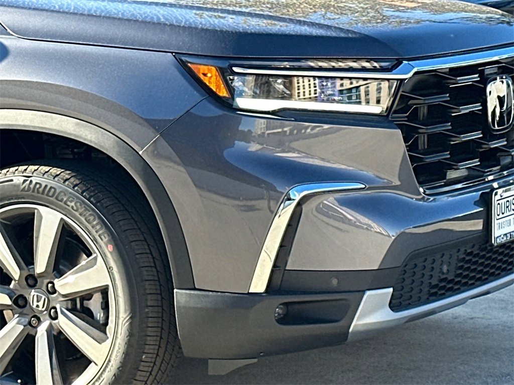 New 2025 Honda Pilot Touring image 4