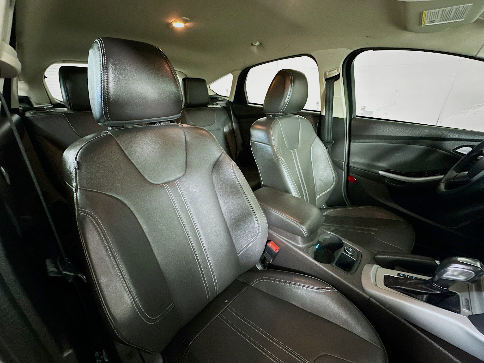 Used 2014 Ford Focus SE w/ Equipment Group 201A image 25