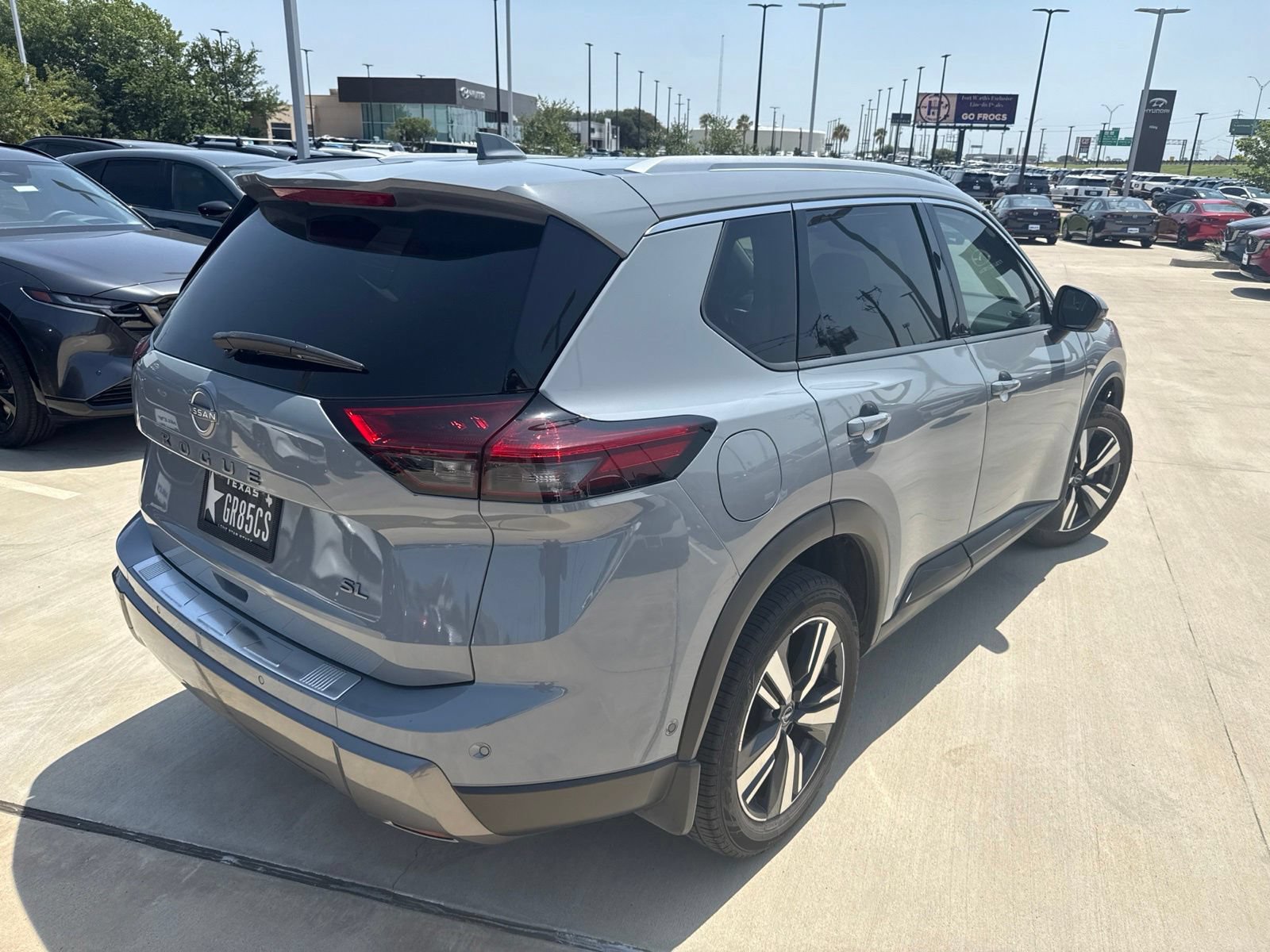 Used 2024 Nissan Rogue SL w/ SL Premium Package FWD image 5