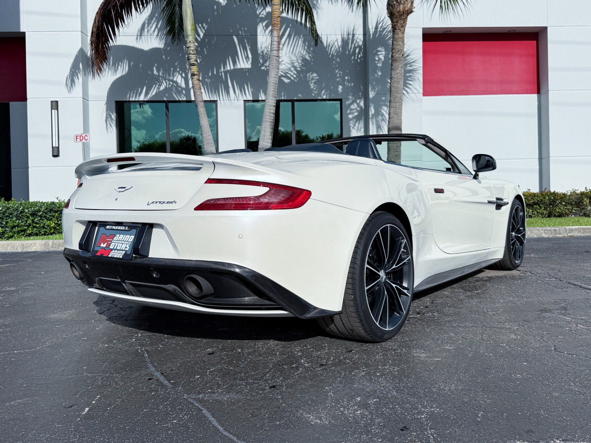 Used 2014 Aston Martin Vanquish Volante RWD image 14