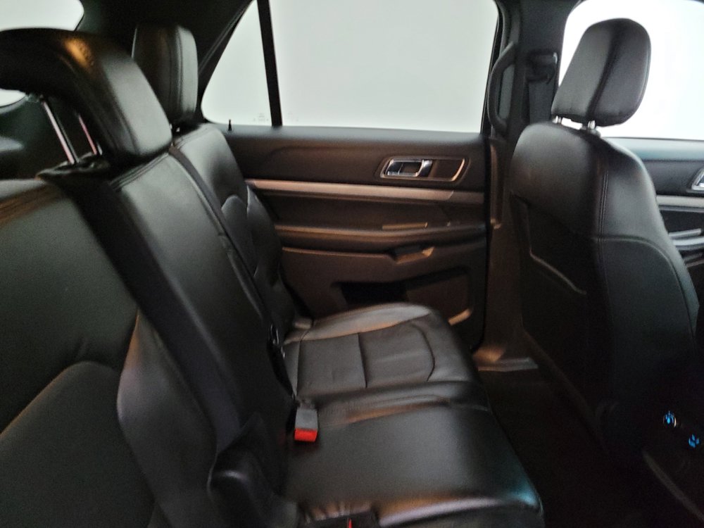 Used 2018 Ford Explorer XLT w/ Equipment Group 202A FWD image 19