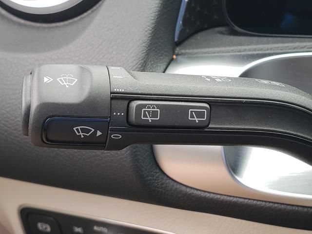 New 2025 Mercedes-Benz GLB 250 4MATIC image 28