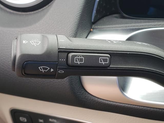 New 2025 Mercedes-Benz GLB 250 4MATIC image 28