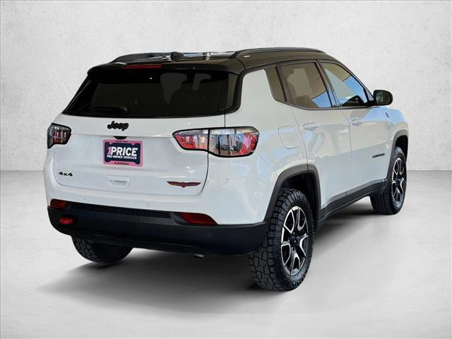 Used 2024 Jeep Compass Trailhawk image 6