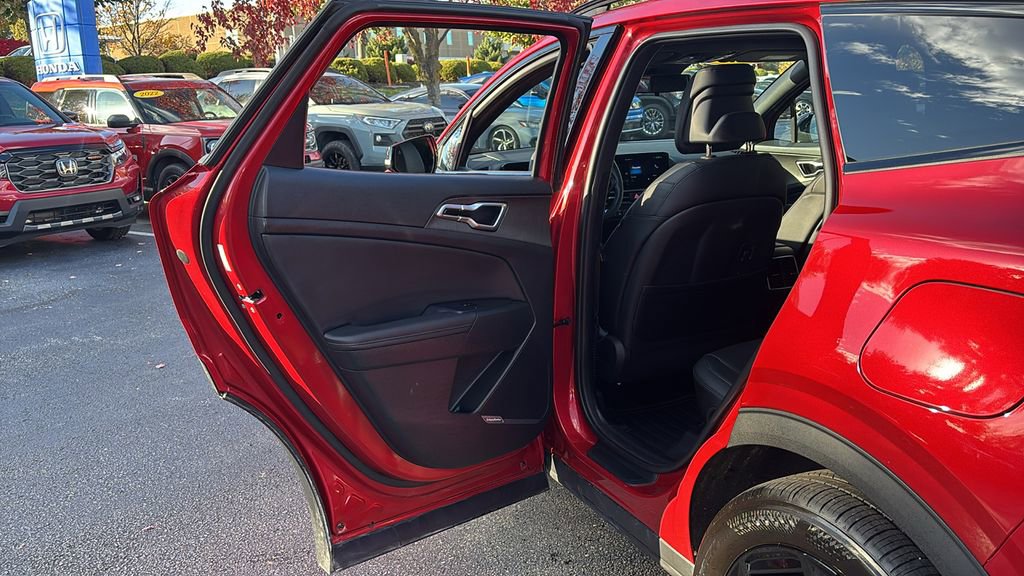 Used 2026 Kia Sportage X-Line w/ X-Line Technology Package image 28