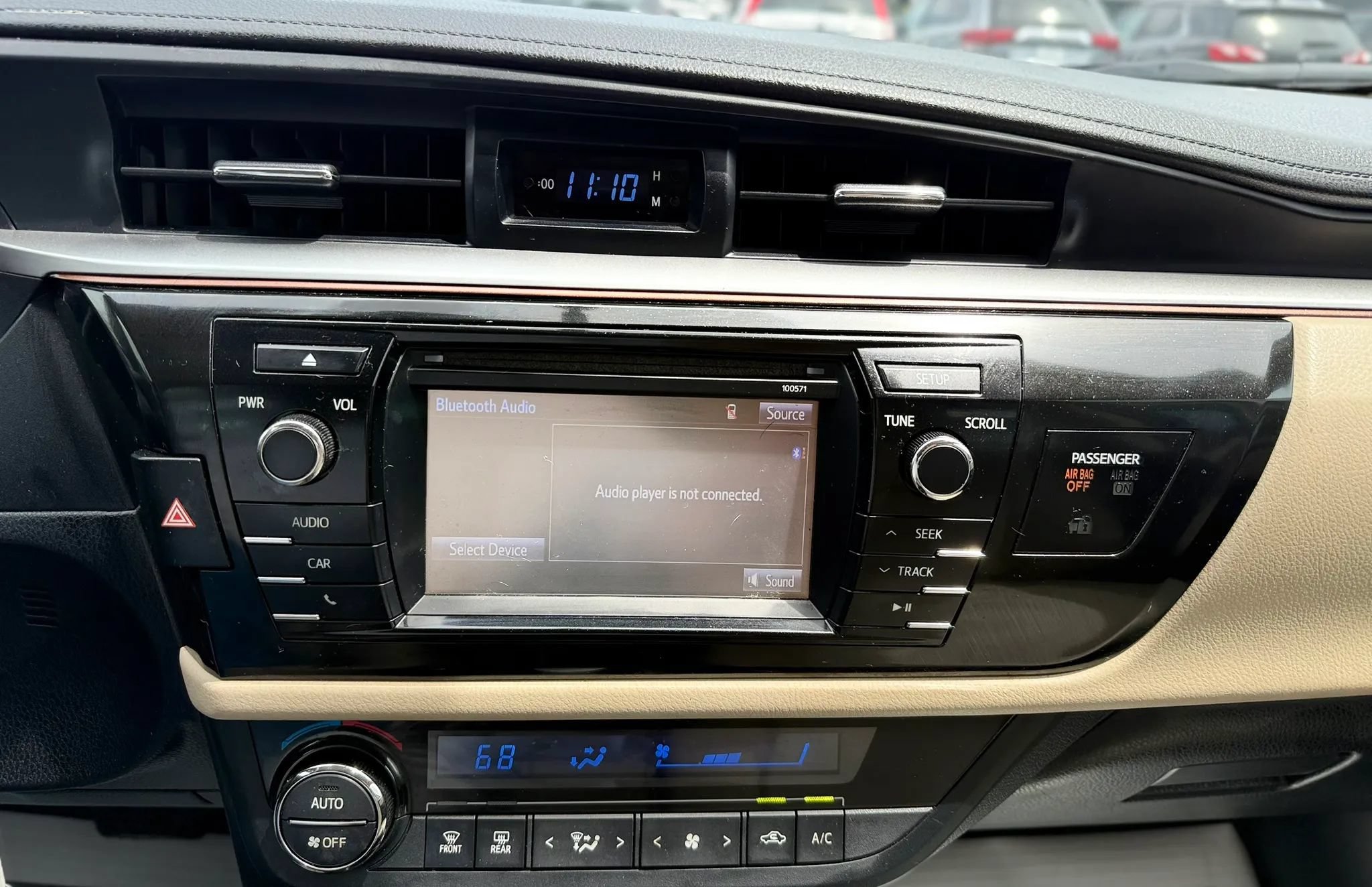 Used 2016 Toyota Corolla LE FWD image 16