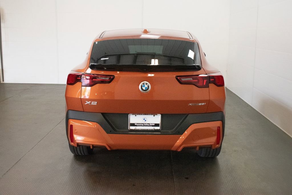 Certified 2025 BMW X2 xDrive28i w/ Premium Package AWD/4WD image 5