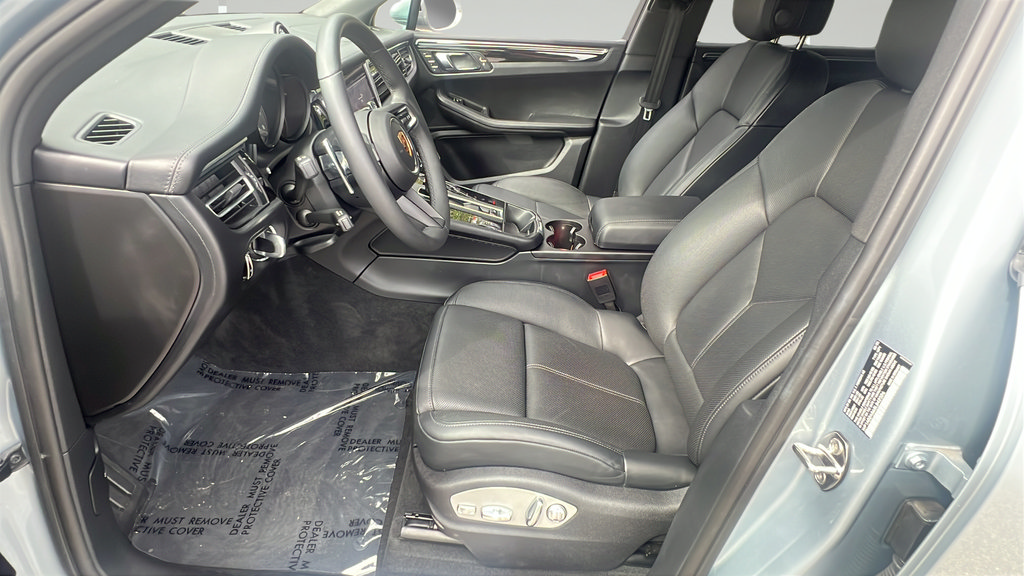 Certified 2025 Porsche Macan S AWD/4WD image 5