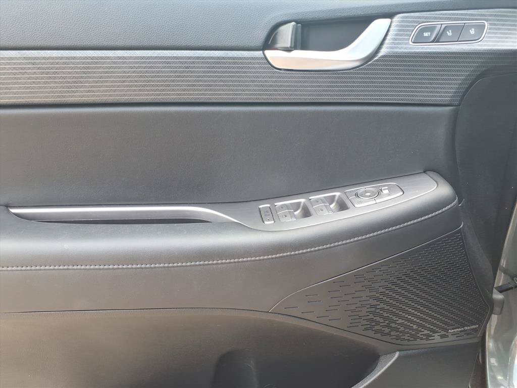 Used 2023 Hyundai Palisade Limited w/ Cargo Package FWD image 16