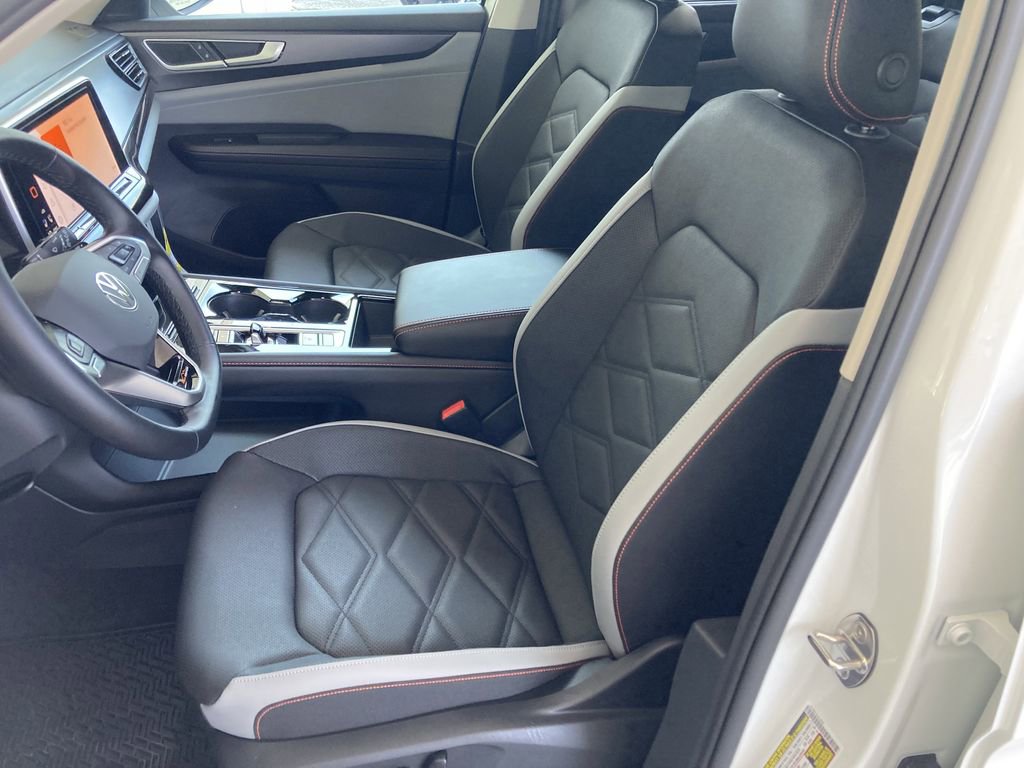 New 2026 Volkswagen Atlas Peak Edition image 12