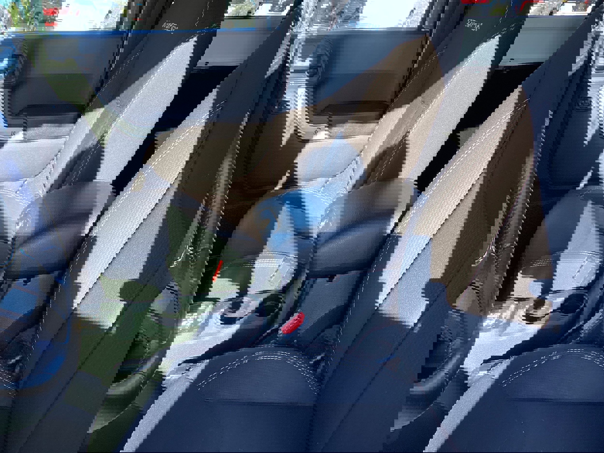 Used 2018 Jeep Wrangler Rubicon w/ Power Convenience Group image 12