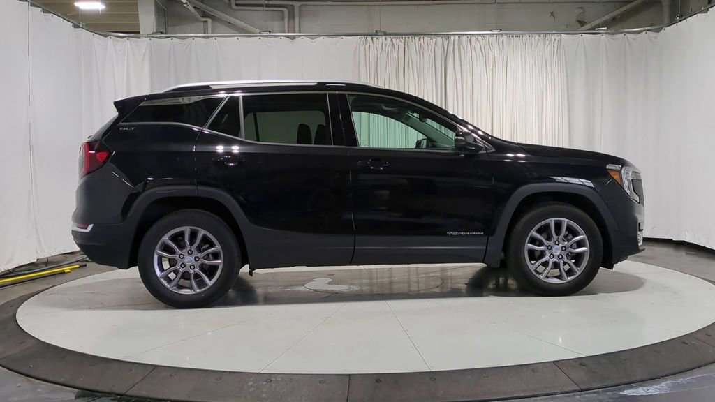 Used 2022 GMC Terrain SLT image 11