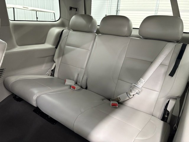 Used 2008 Chrysler Aspen Limited image 10