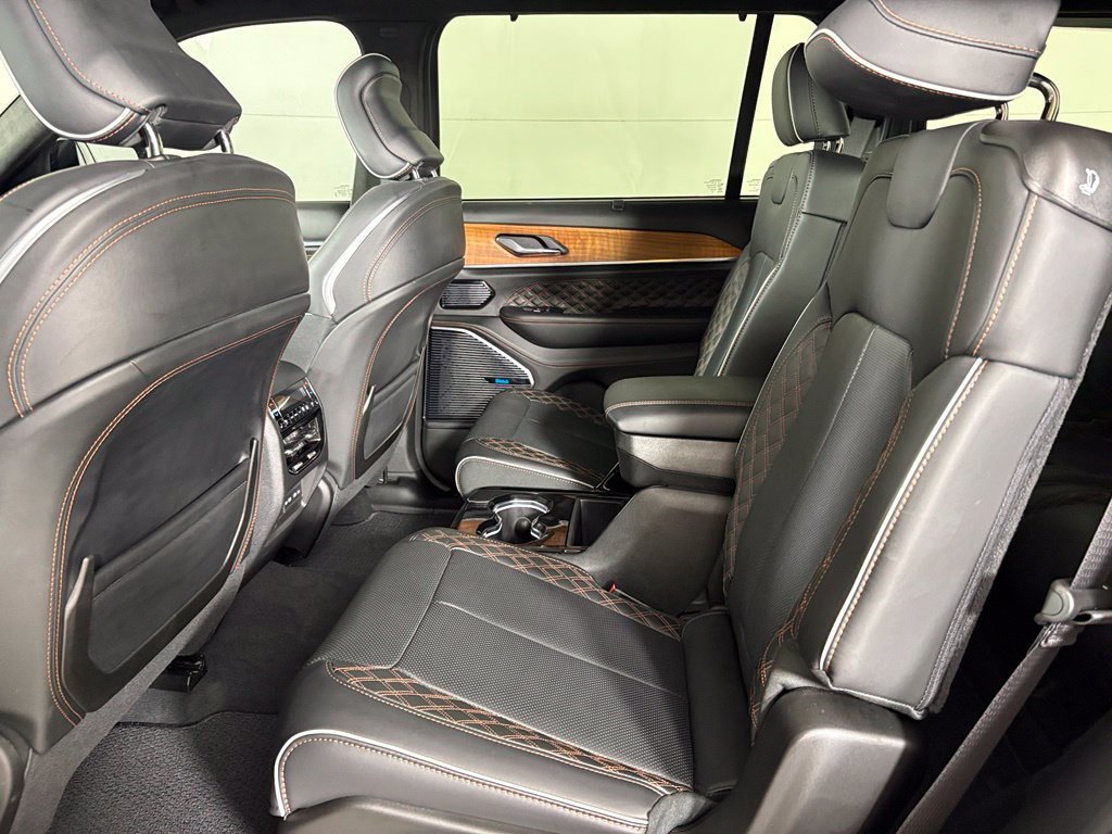 Used 2026 Jeep Grand Cherokee L Summit w/ Obsidian Package AWD/4WD image 40