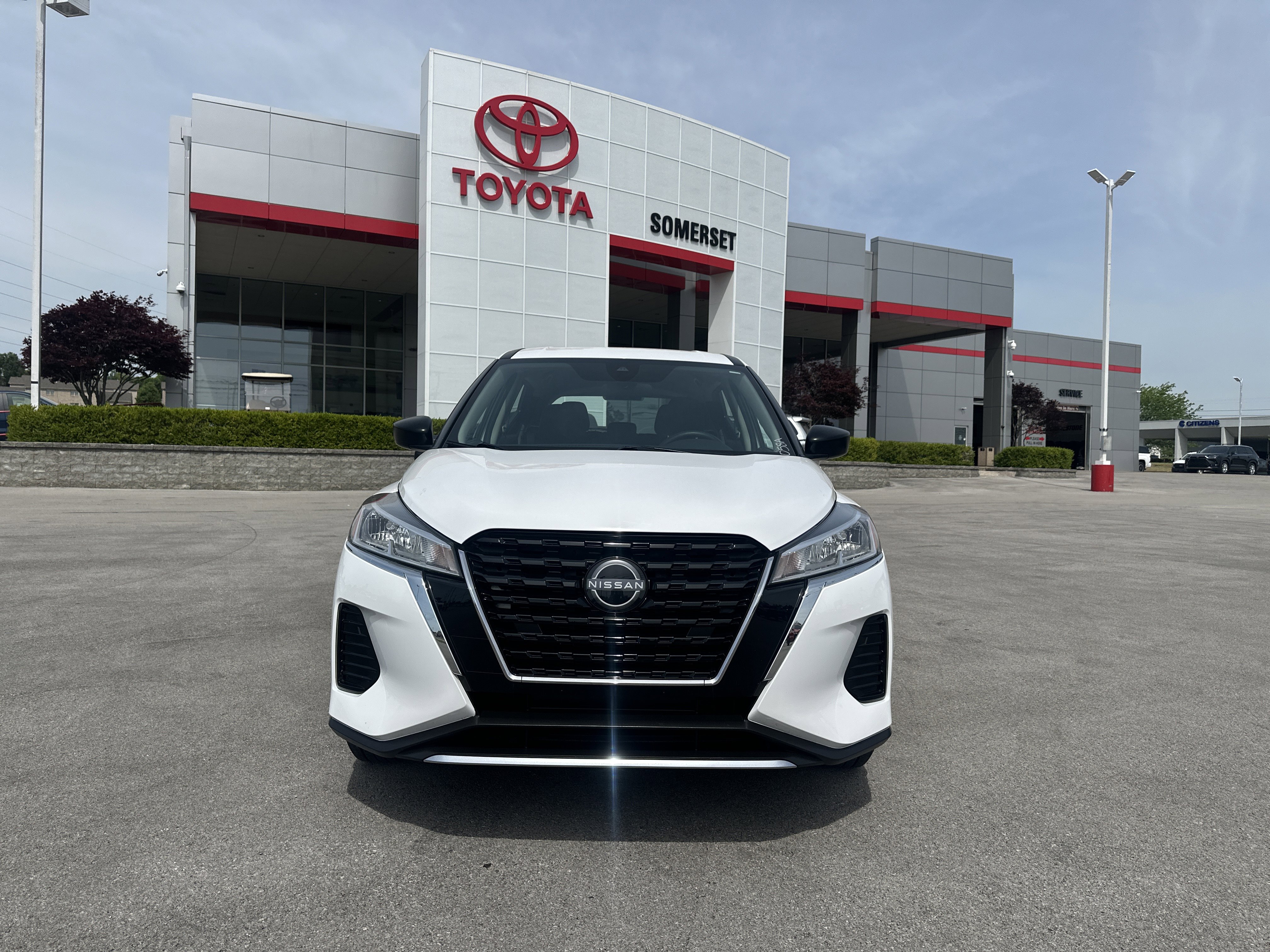 Used 2022 Nissan Kicks S FWD image 2
