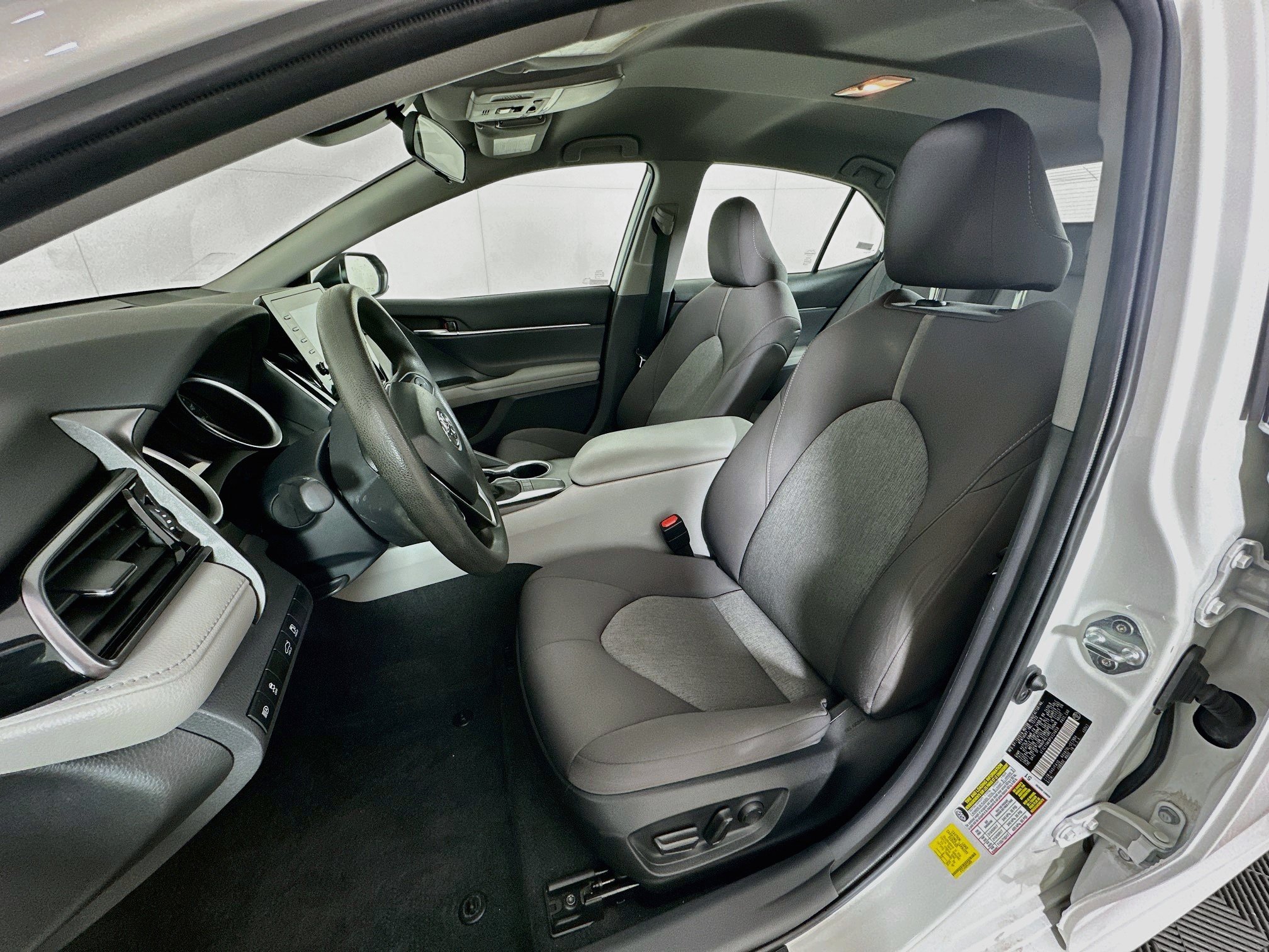 Used 2023 Toyota Camry LE FWD image 13