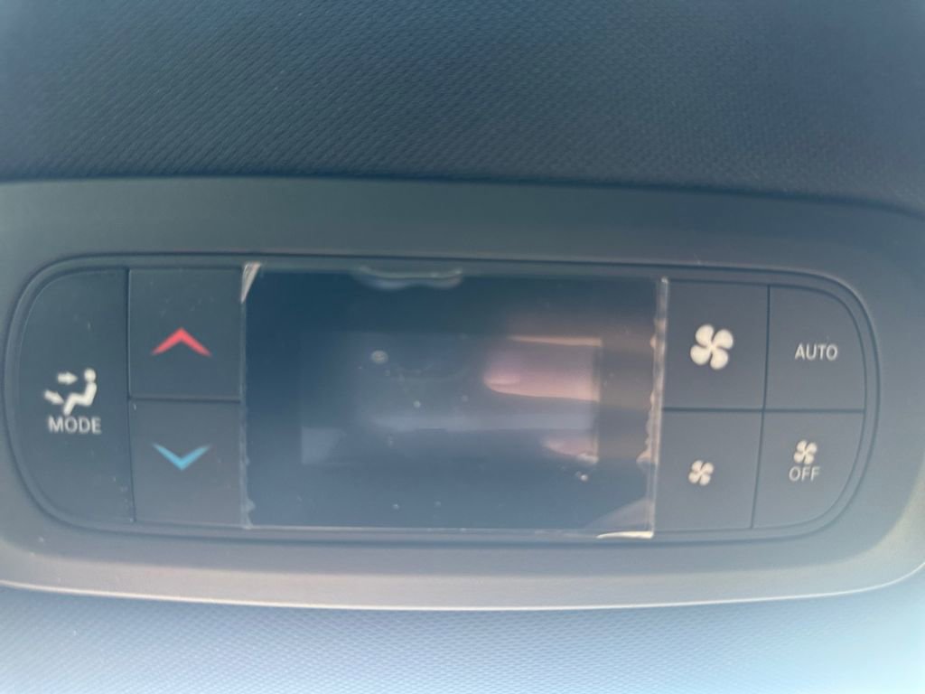 New 2026 Chrysler Pacifica Select image 16