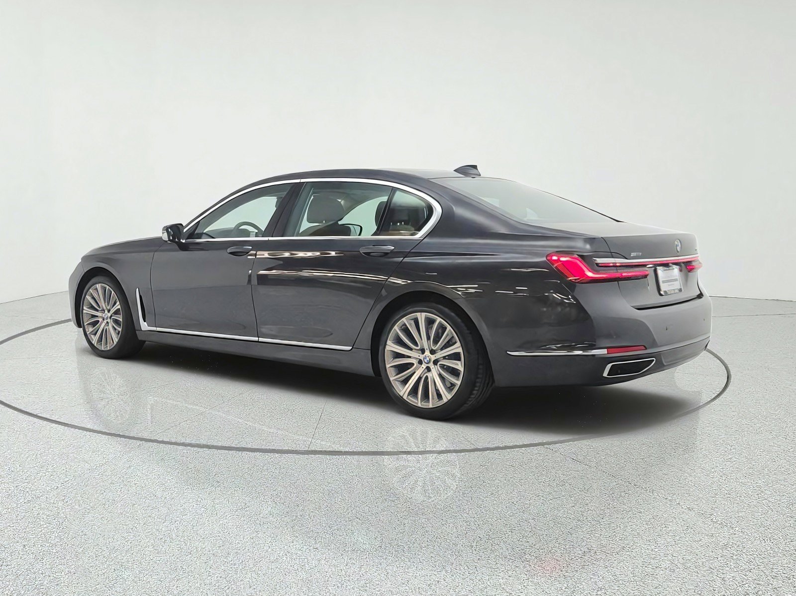 Used 2020 BMW 750i xDrive w/ Executive Package AWD/4WD image 7